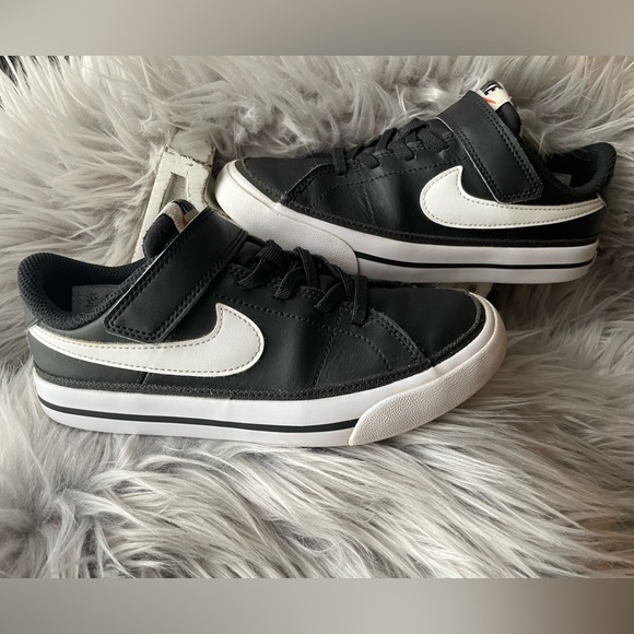 Nike Shoes - Picture 12 of 12